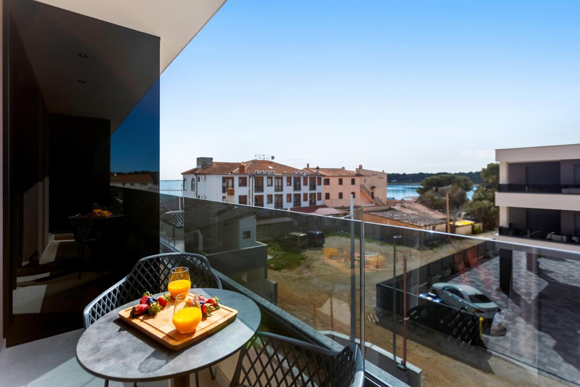 Fly Rooms Medulin - 50M From The Beach - New 2024 Rum bild